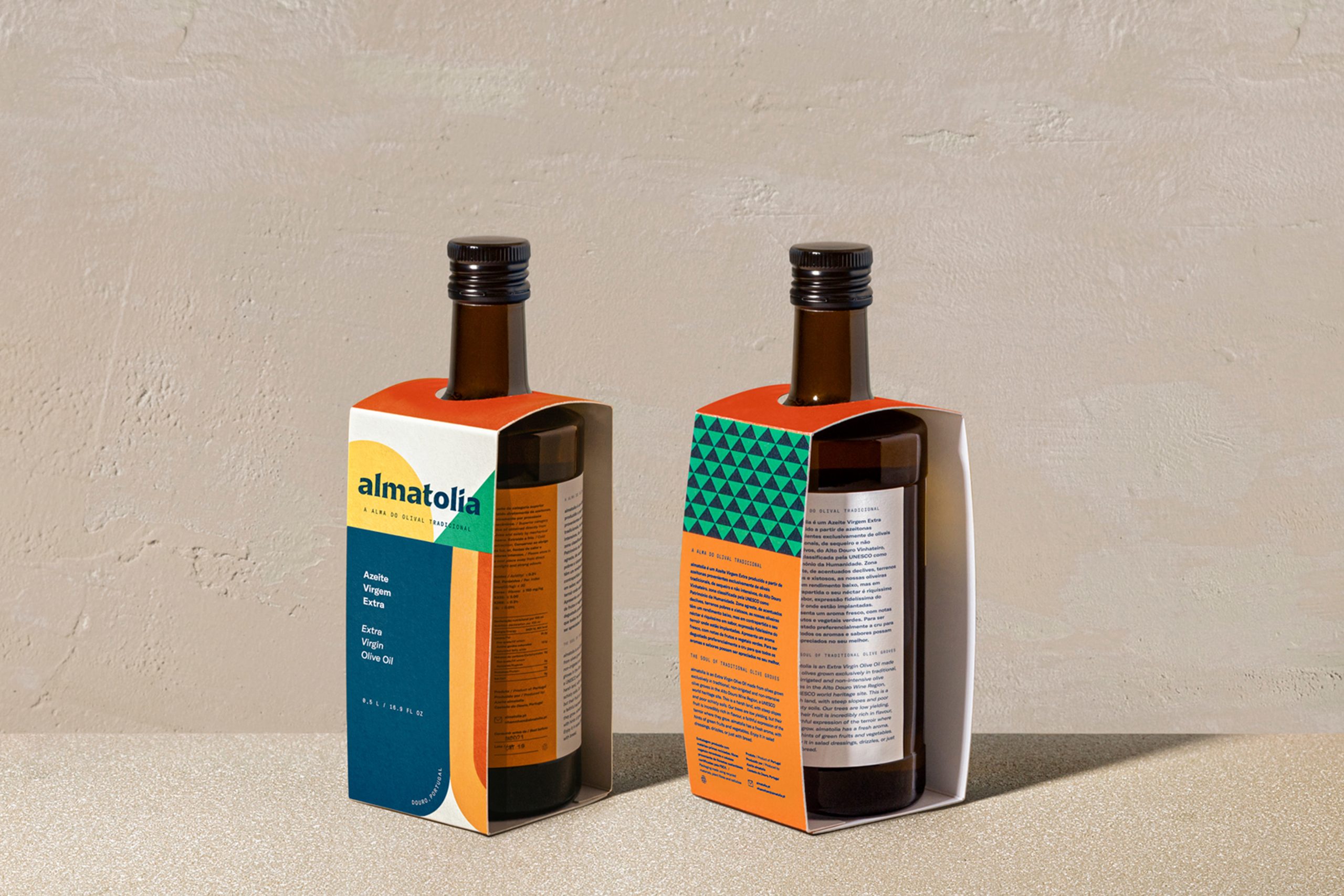 Sleeve over Almatolia bottles.